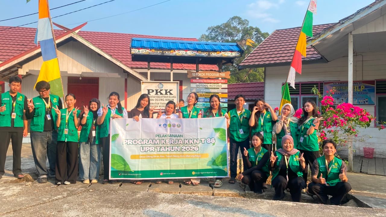 Mahasiswa KKN Universitas Palangka Raya Gelar Kunjungan Literasi di Perpustakaan Desa Olung Siron